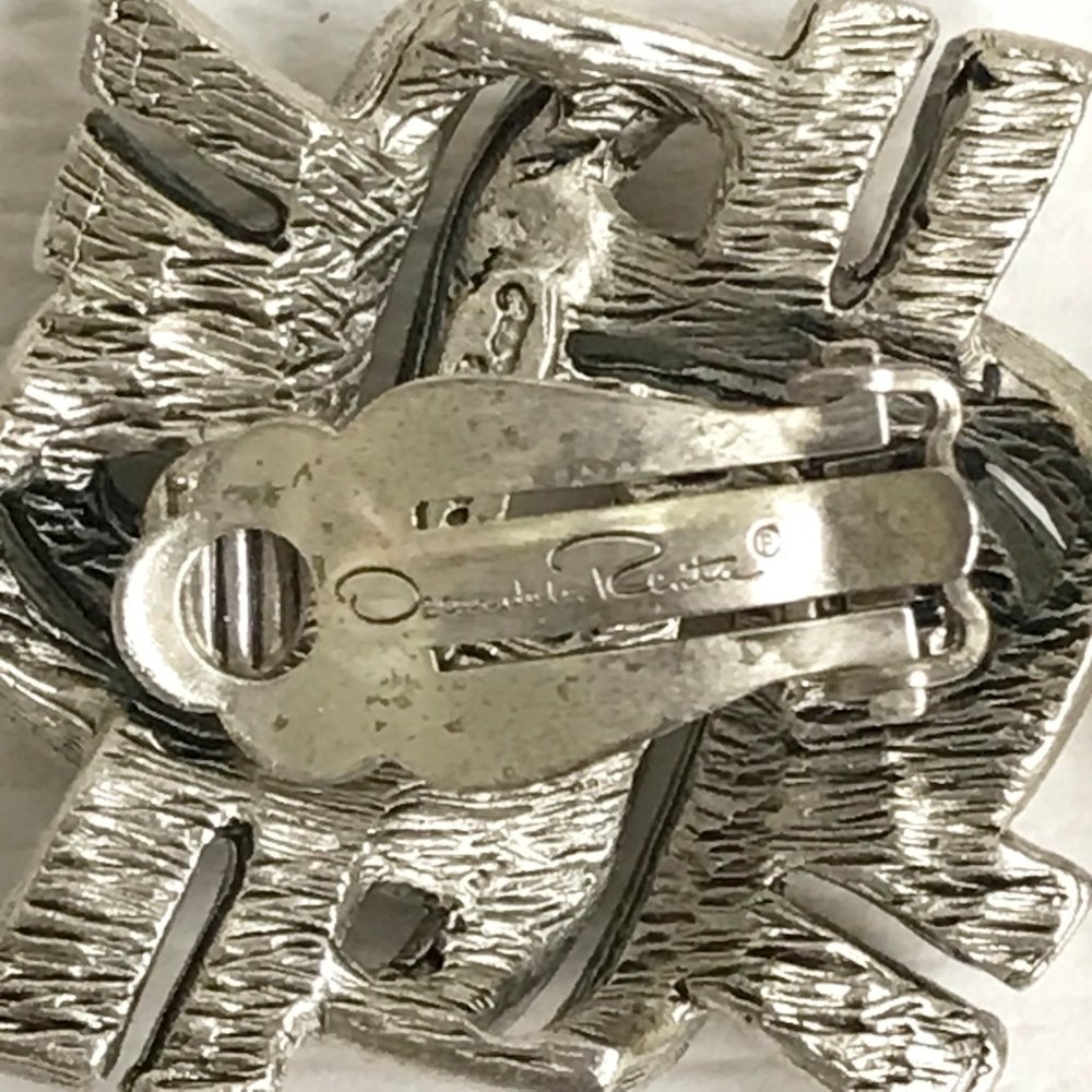 Oscar de la Renta Silver Tone Pave Pound Sign Woven Runway Clip-On Earrings - Picture 7 of 7